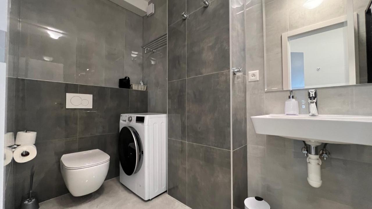 Air Conditioned 1 Room Apartment Vienna Gate, 2 布拉迪斯拉发 外观 照片
