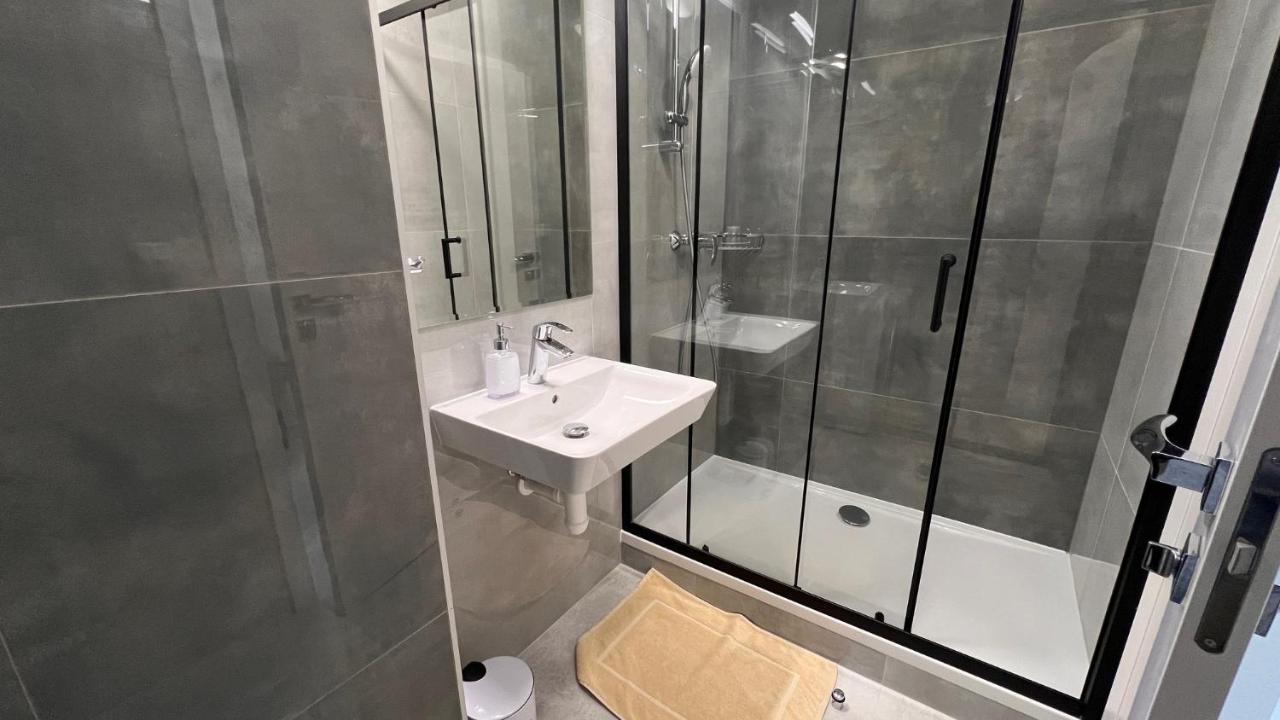 Air Conditioned 1 Room Apartment Vienna Gate, 2 布拉迪斯拉发 外观 照片